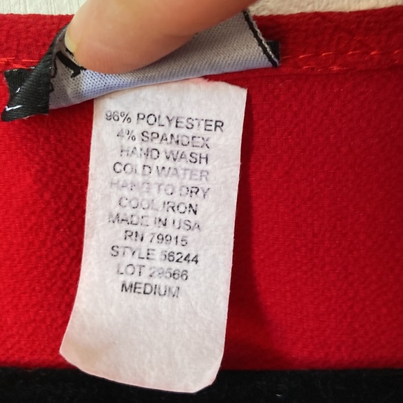 Red Top - Picture 5 of 5